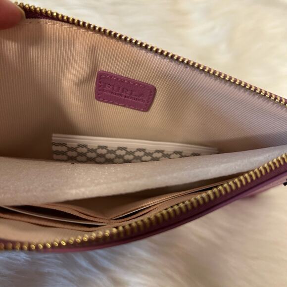 FURLA Envelope Wristlet Large wristlet Lavender/ Pink color New with tag - Picture 8 of 9